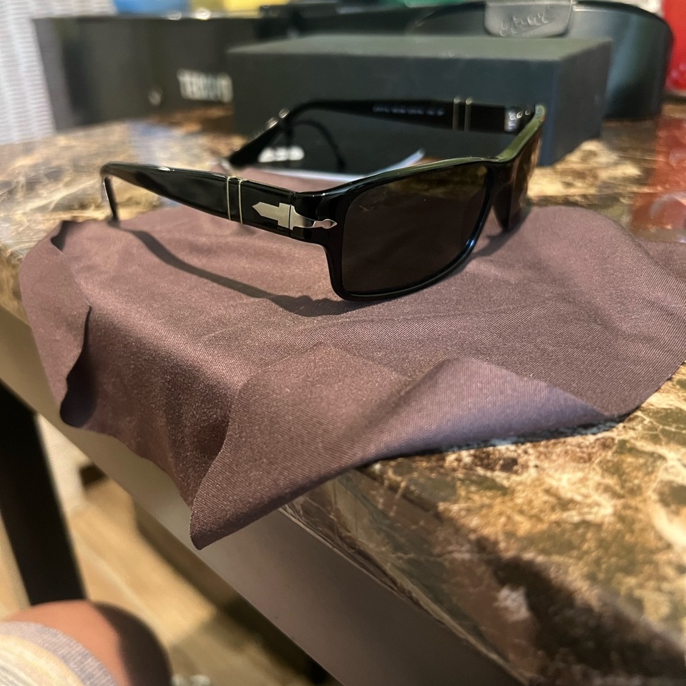 Persol Sunglasses 2747s - Picture 3 of 8